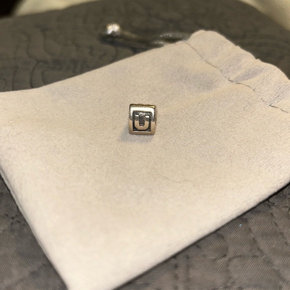 Elegant Pandora letter charm - U - like new! - Picture 2 of 4